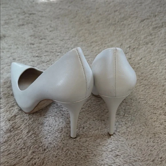 Michael Kors White Heels Classic Pointed-Toe Pumps - Picture 3 of 5